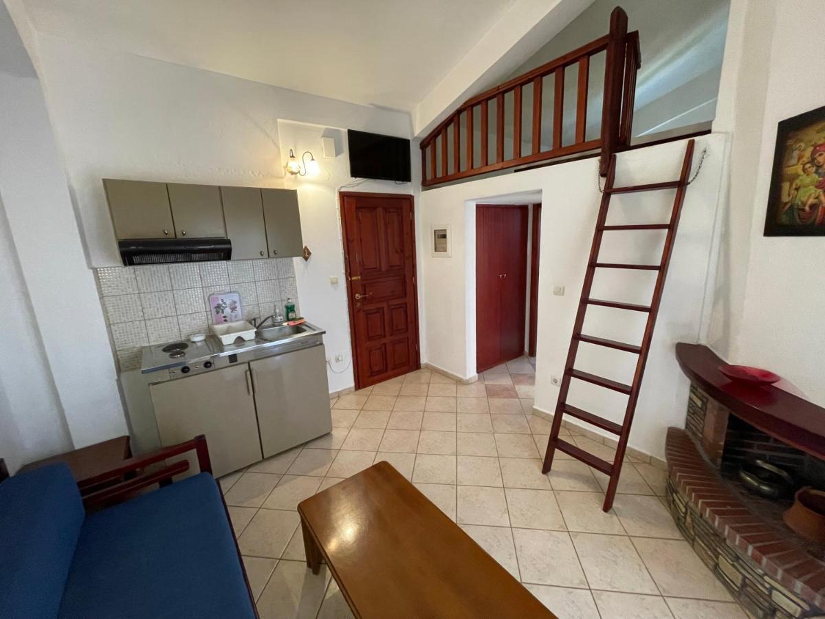 Galazia Akti Seaside Apartments Нікіті Екстер'єр фото