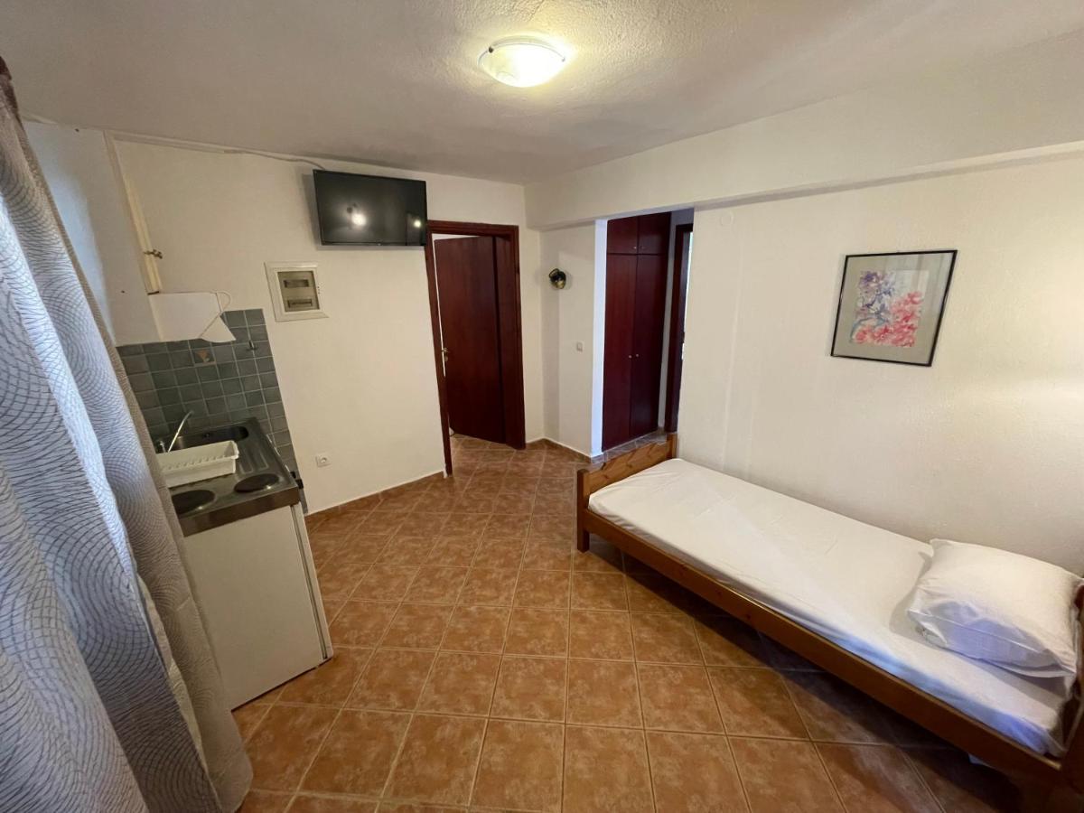 Galazia Akti Seaside Apartments Нікіті Екстер'єр фото