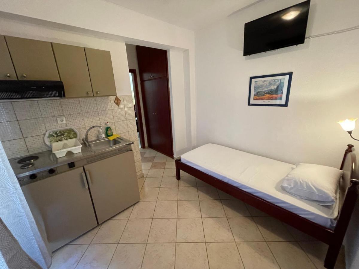 Galazia Akti Seaside Apartments Нікіті Екстер'єр фото