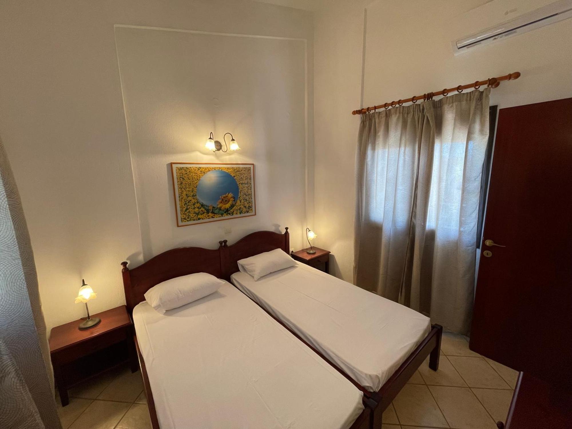 Galazia Akti Seaside Apartments Нікіті Номер фото